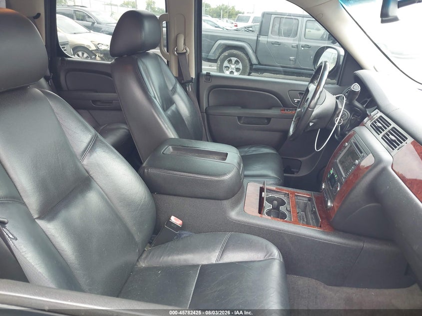 2011 CHEVROLET TAHOE auction photo 5