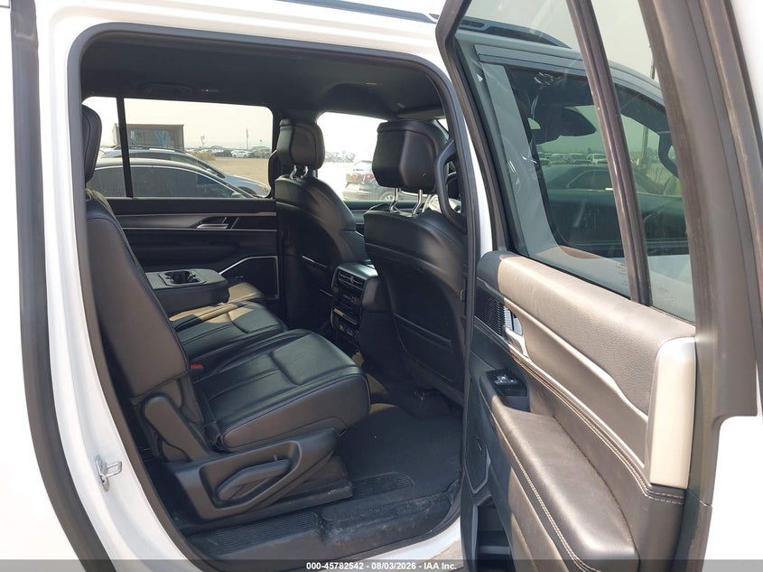 2025 JEEP WAGONEER L auction photo 8