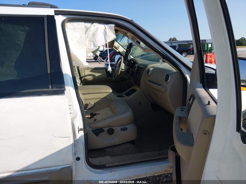 2004 FORD EXPEDITION auction photo 5