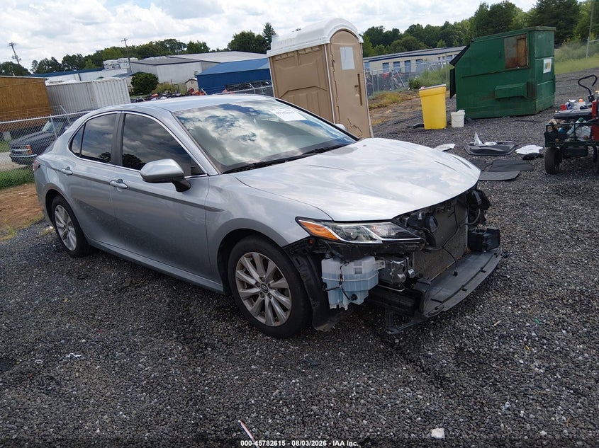 TOYOTA CAMRY - zdjęcie 1