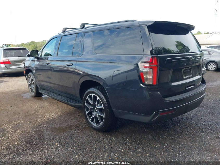 CHEVROLET SUBURBAN - zdjęcie 3