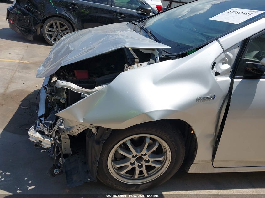 TOYOTA PRIUS - zdjęcie 19