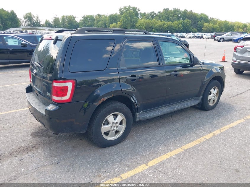 Vin: 1fmcu9dg8akc97744, lot: 46281823, ford escape xlt 20104