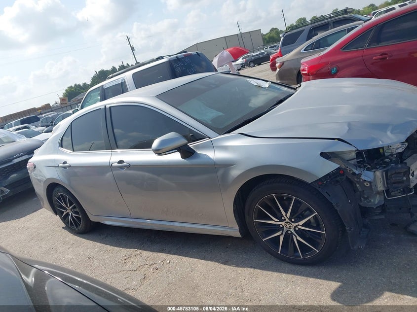 TOYOTA CAMRY - zdjęcie 13