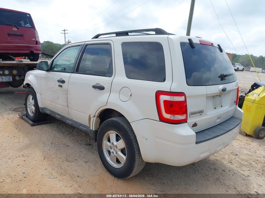 Vin: 1fmcu0dg2akd27705, lot: 46281937, ford escape xlt 20103