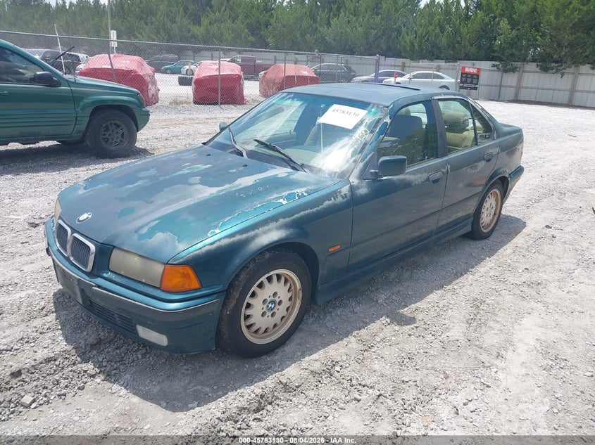 1998 BMW 3er, Normal Wear & Tear, IAAI, VIN WBACD4325WAV58917 — photo 2