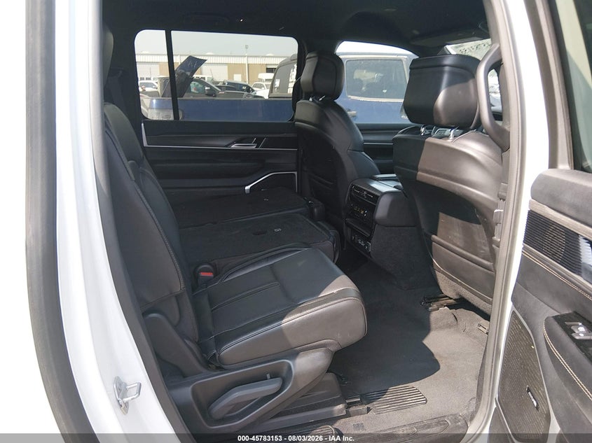 2024 JEEP WAGONEER L auction photo 8