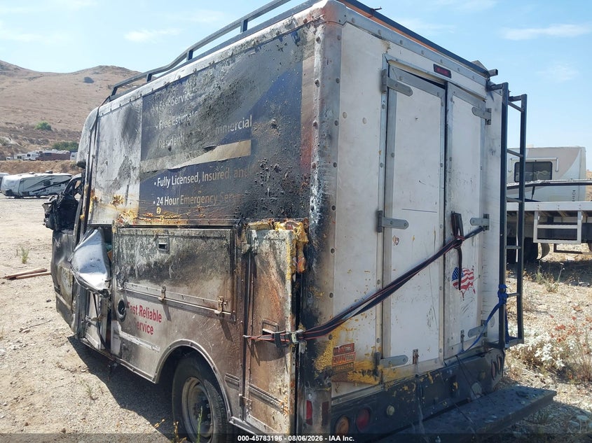 2000 CHEVROLET EXPRESS COMM CUTAWAY auction photo 3