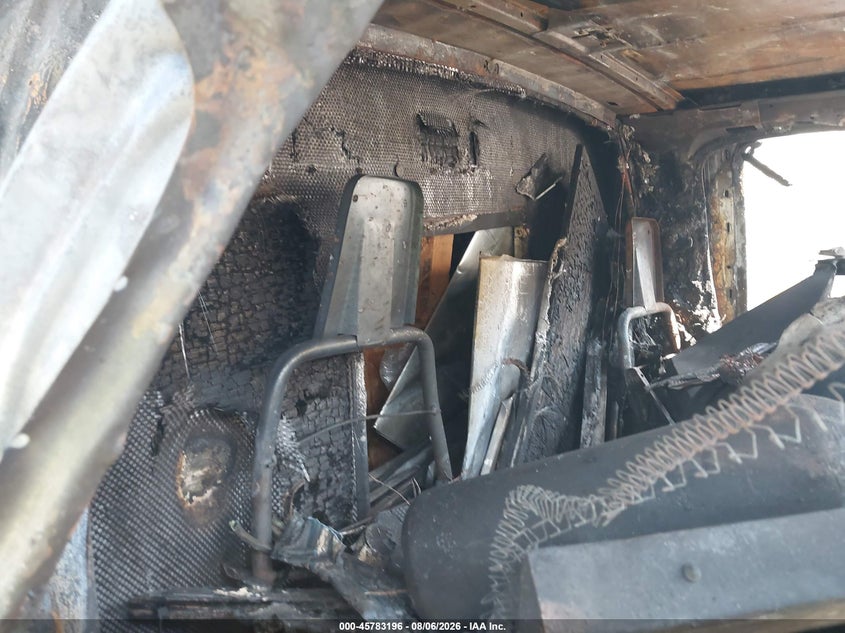 2000 CHEVROLET EXPRESS COMM CUTAWAY auction photo 7
