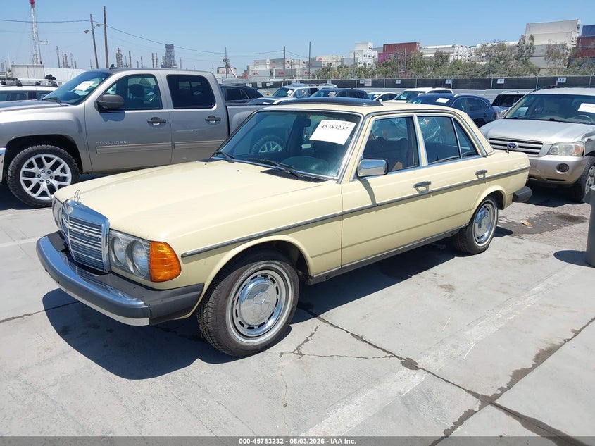 1979 MERCEDES-BENZ 240D SERIES auction photo 2