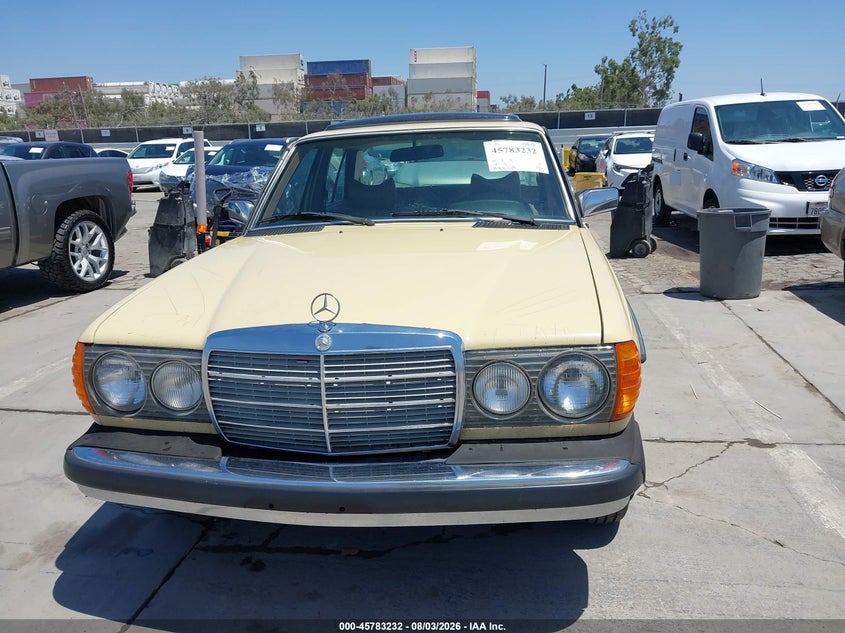 1979 MERCEDES-BENZ 240D SERIES auction photo 6