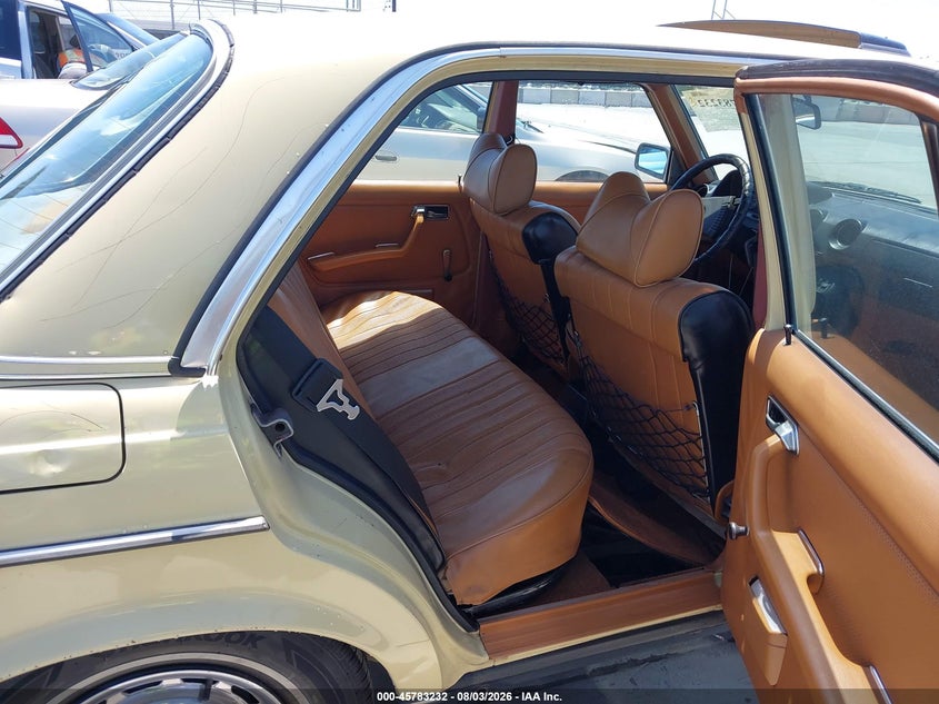 1979 MERCEDES-BENZ 240D SERIES auction photo 8