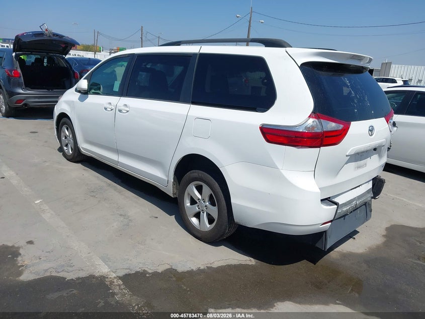 TOYOTA SIENNA - zdjęcie 3
