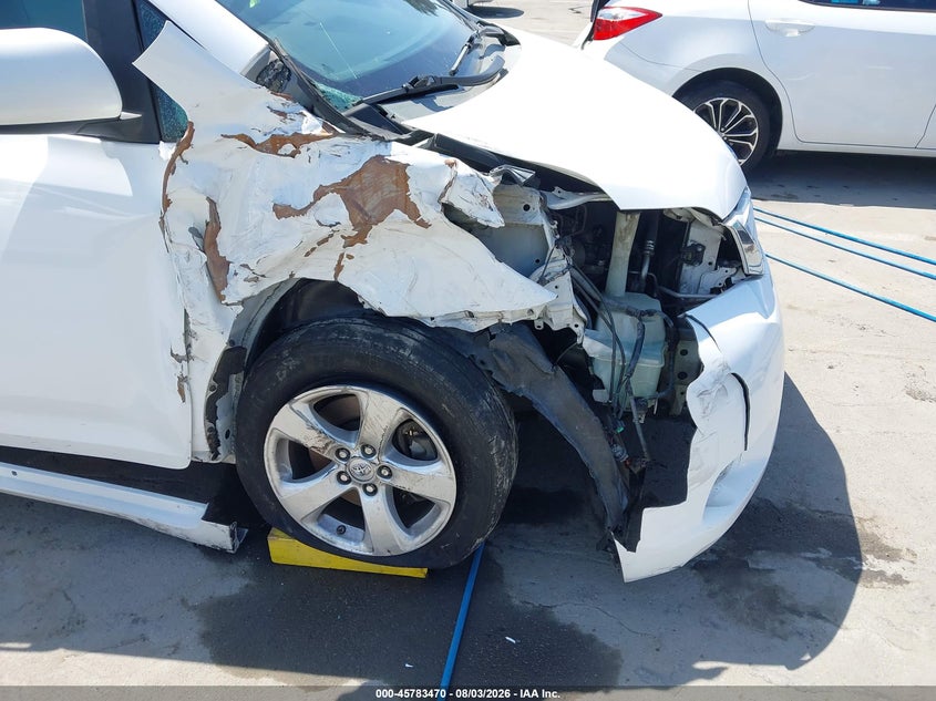 TOYOTA SIENNA - zdjęcie 6