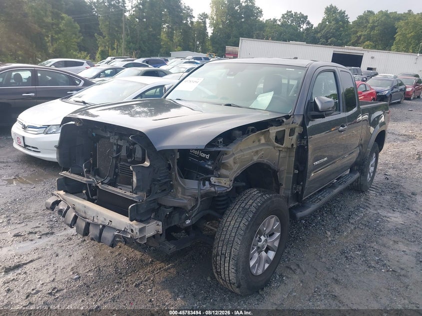 2018 TOYOTA TACOMA auction photo 2