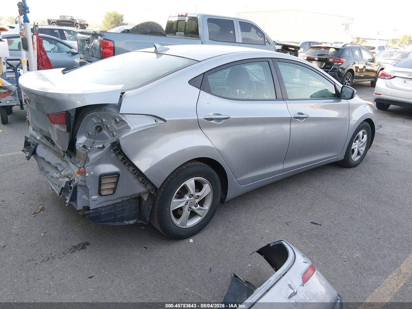 2015 HYUNDAI ELANTRA auction photo 4