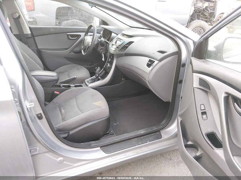 2015 HYUNDAI ELANTRA auction photo 5