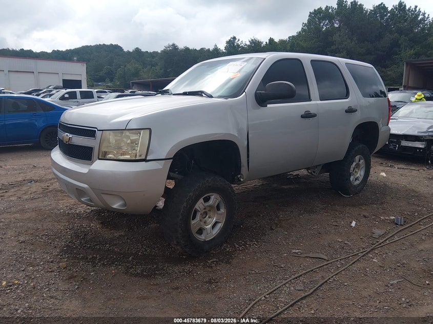 2011 Chevrolet Tahoe, Left & Right Side, IAAI, VIN 1GNLC2E03BR330133 — photo 2