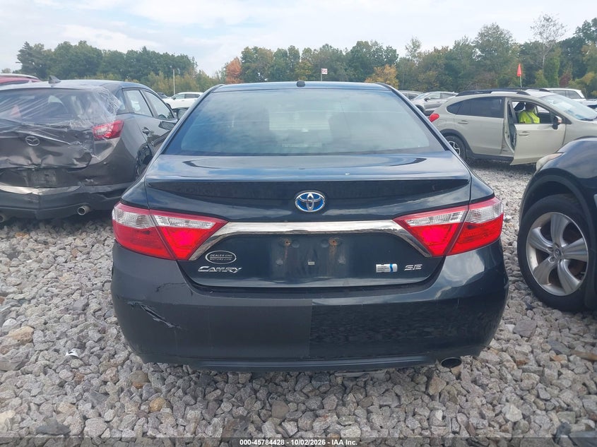 TOYOTA CAMRY HYBRID - zdjęcie 16