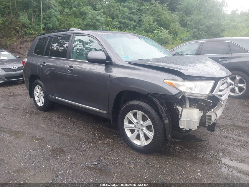 2013 TOYOTA HIGHLANDER auction photo 1