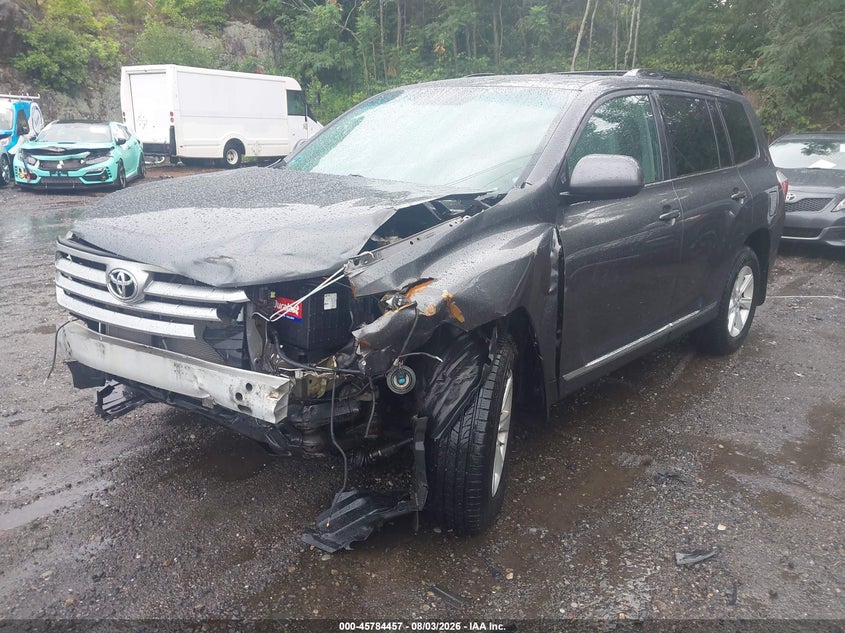 2013 TOYOTA HIGHLANDER auction photo 2