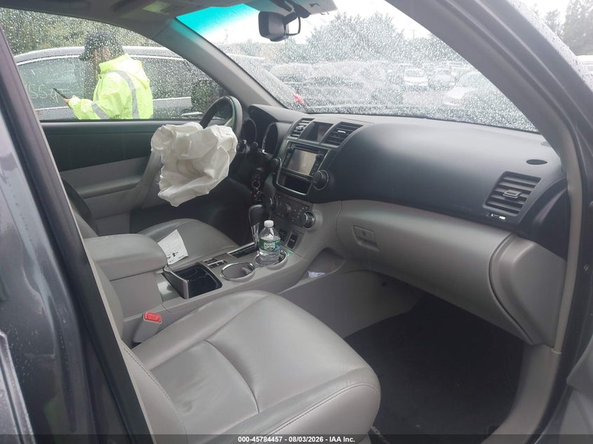 2013 TOYOTA HIGHLANDER auction photo 5
