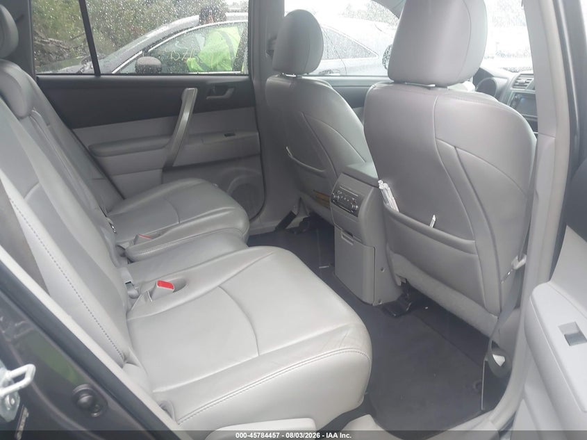 2013 TOYOTA HIGHLANDER auction photo 8