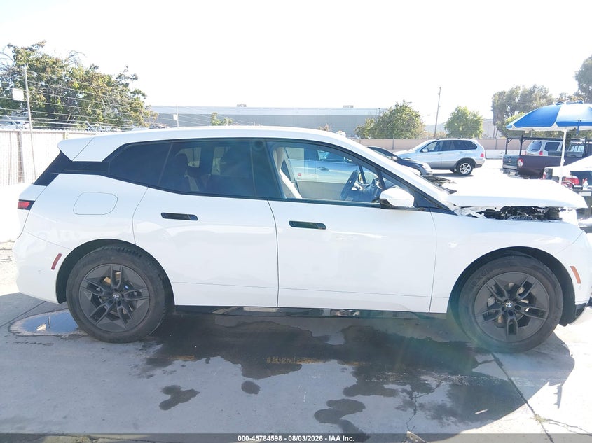 BMW IX - zdjęcie 14