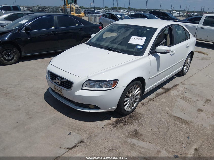 2011 Volvo S40, Обычный износ, IAAI, VIN YV1672MS9B2546214 — фото 2