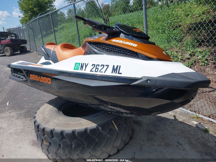 2015 SEADOO GTX 155 auction photo 3