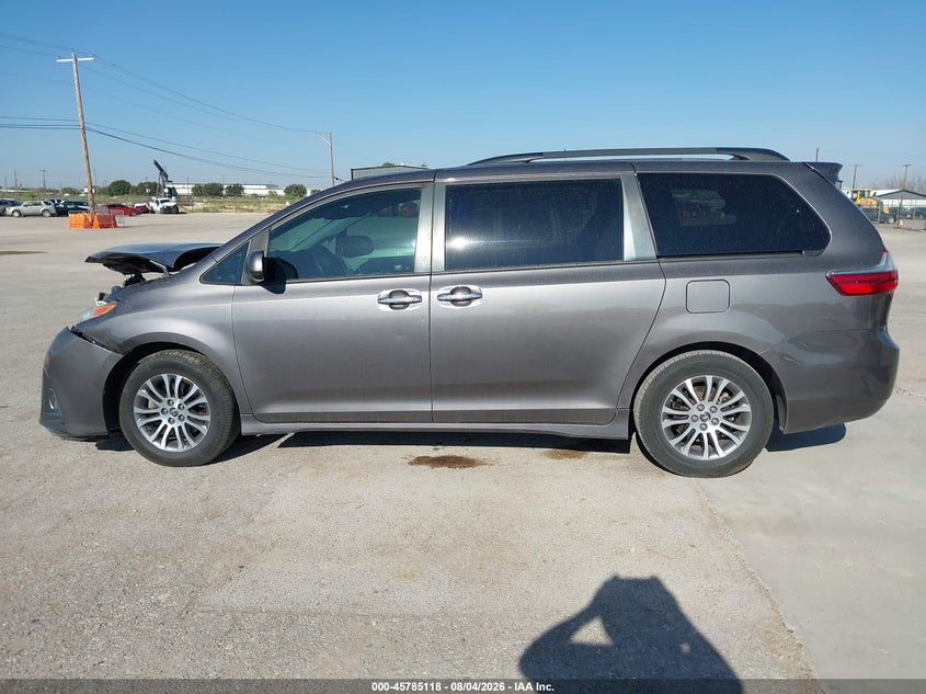TOYOTA SIENNA - zdjęcie 14