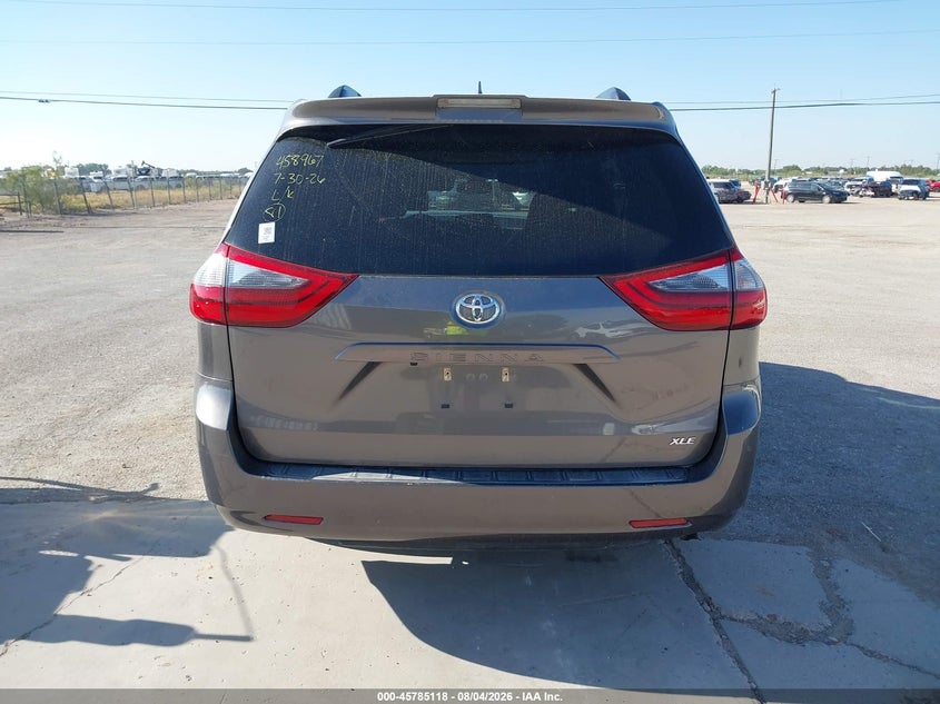 TOYOTA SIENNA - zdjęcie 16