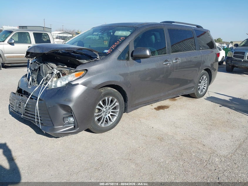 2020 TOYOTA SIENNA auction photo 2