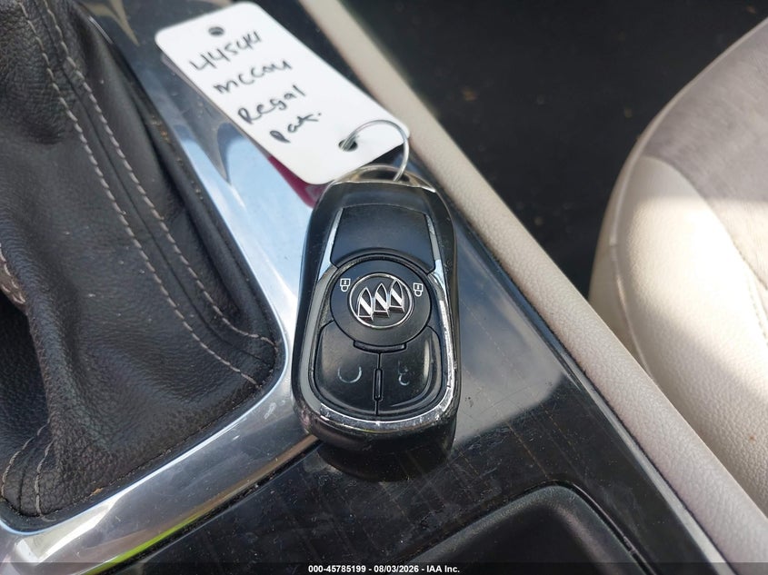 BUICK REGAL SPORTBACK 2018 VIN W04GN6SX3J1101407