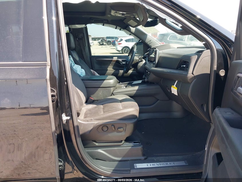 CHEVROLET SUBURBAN - zdjęcie 5