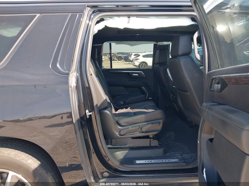 CHEVROLET SUBURBAN - zdjęcie 8