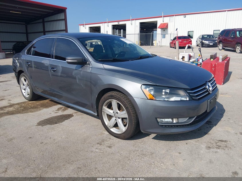 2015 VOLKSWAGEN PASSAT auction photo 1