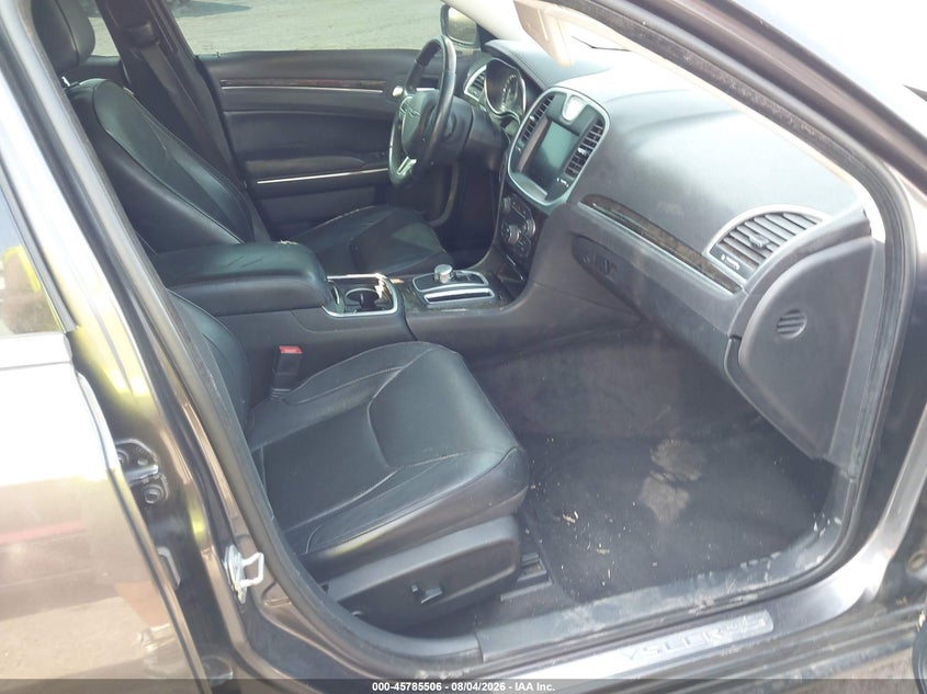 2016 CHRYSLER 300C auction photo 5