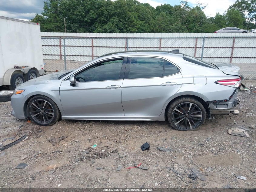 TOYOTA CAMRY - zdjęcie 14