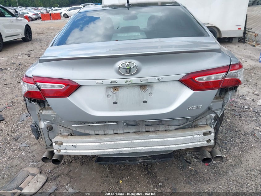 TOYOTA CAMRY - zdjęcie 16