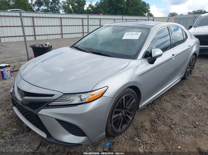 TOYOTA CAMRY - zdjęcie 2