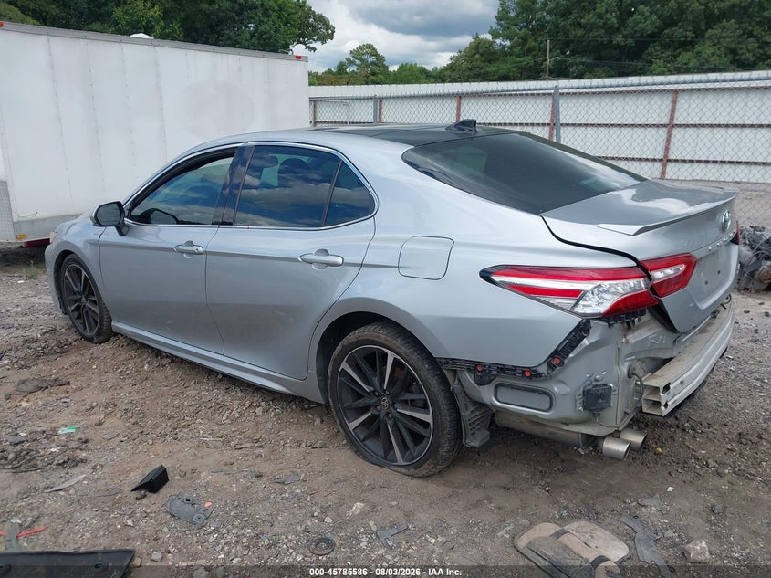 TOYOTA CAMRY - zdjęcie 3