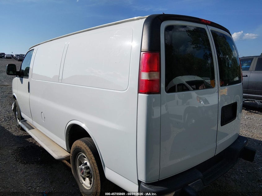 2017 GMC SAVANA 2500 auction photo 3