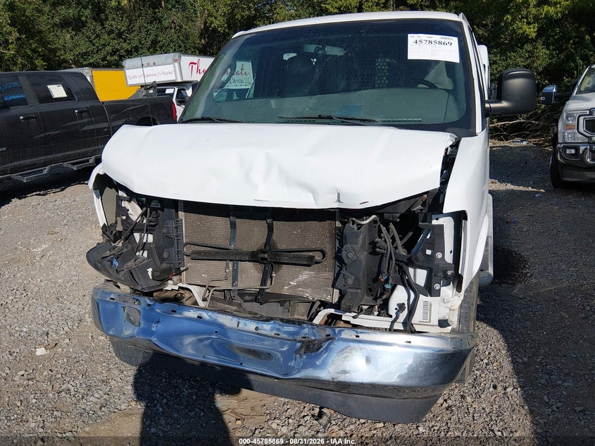2017 GMC SAVANA 2500 auction photo 6