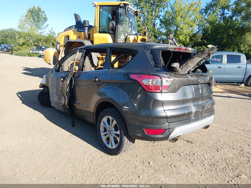 Vin: 1fmcu9gd7hua41241, lot: 46284910, ford escape se 20173