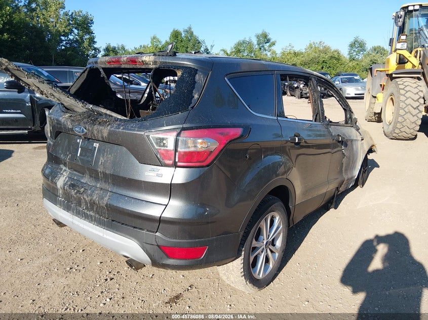 Vin: 1fmcu9gd7hua41241, lot: 46284910, ford escape se 20174