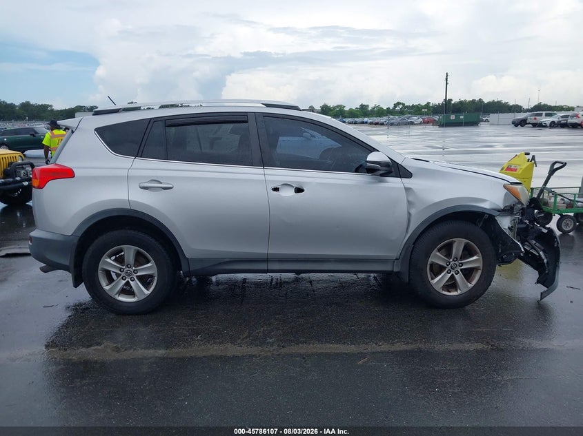 TOYOTA RAV4 - zdjęcie 13