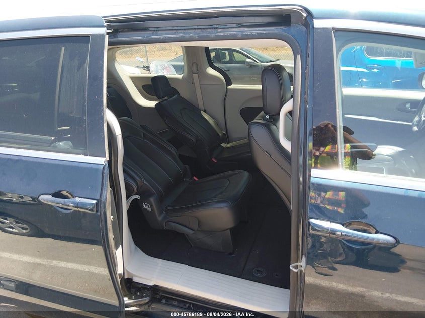 2023 CHRYSLER PACIFICA auction photo 8