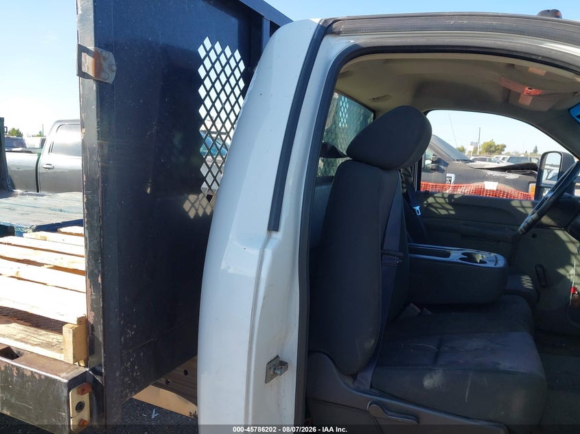 2013 CHEVROLET SILVERADO 3500HD CHASSIS auction photo 8