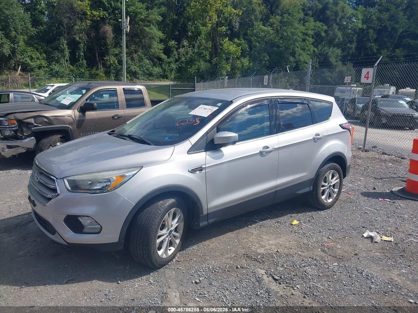 Vin: 1fmcu9gd9hua78369, lot: 46285079, ford escape se 20172